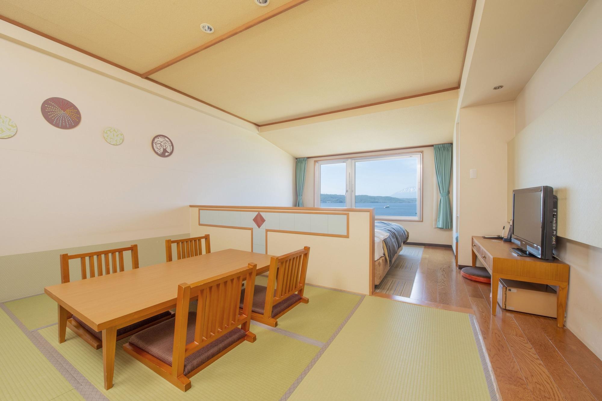 Manseikaku Lakeside Terrace Ryokan Toyako