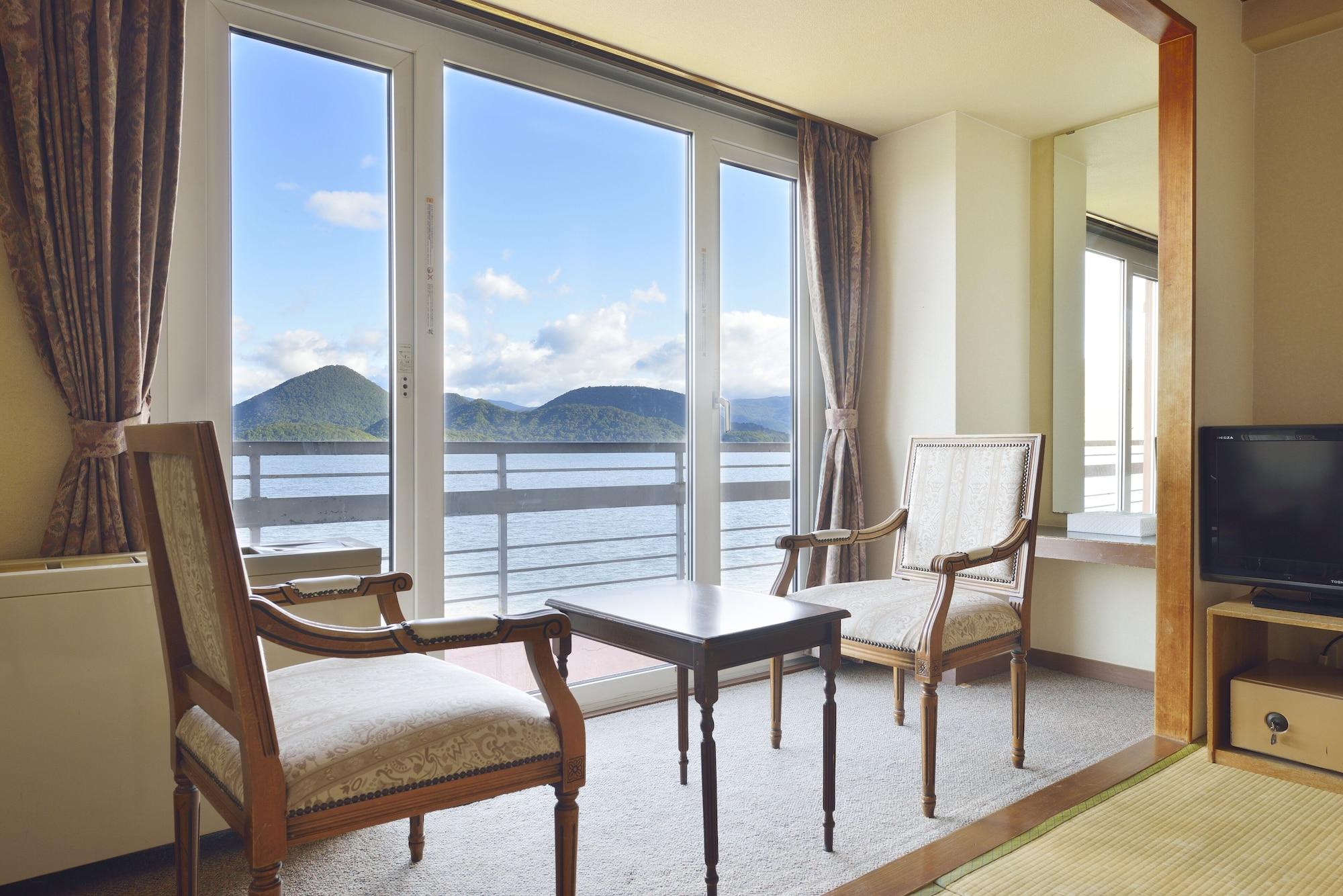 Manseikaku Lakeside Terrace Ryokan Toyako