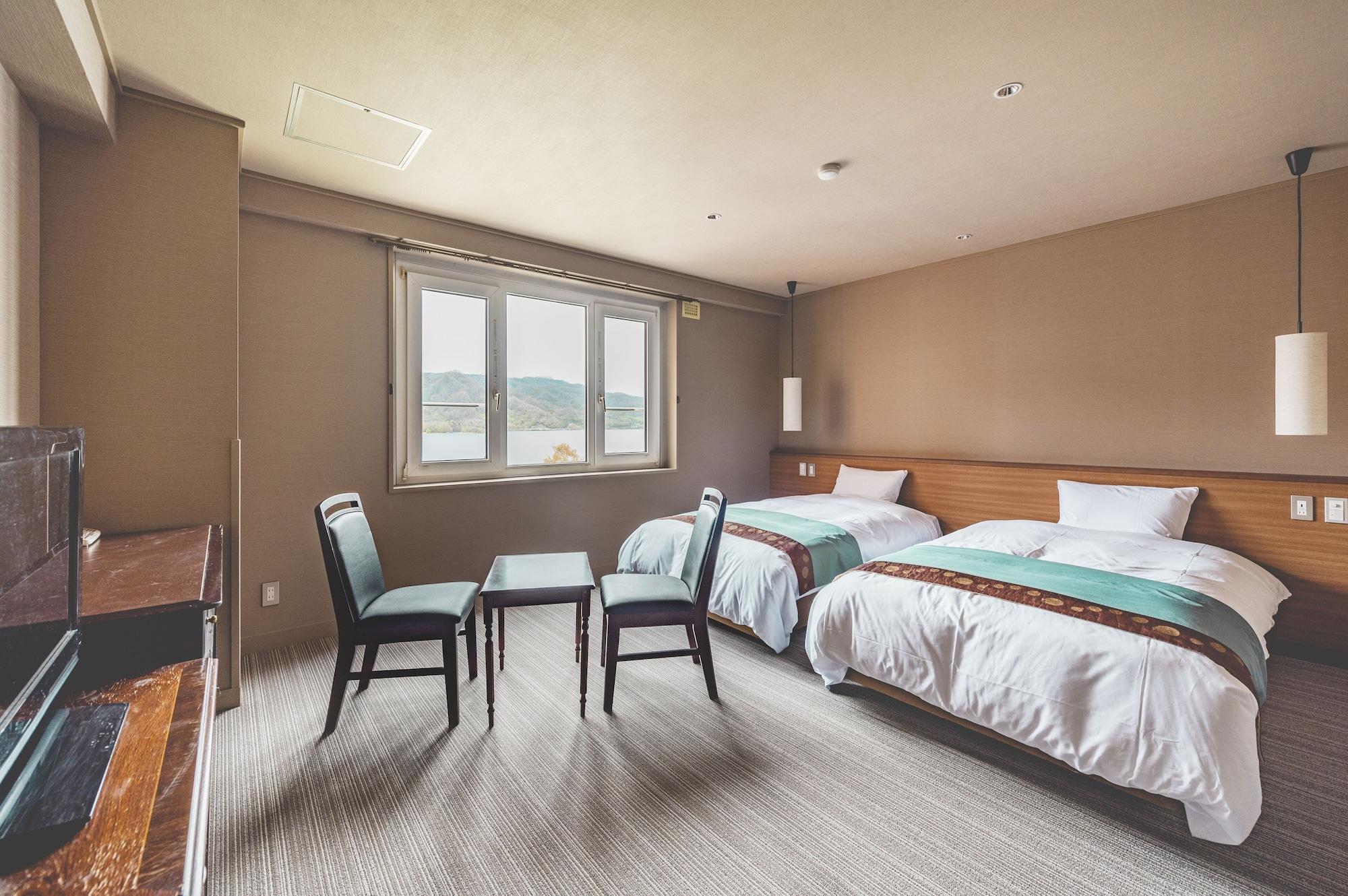 Manseikaku Lakeside Terrace 4*