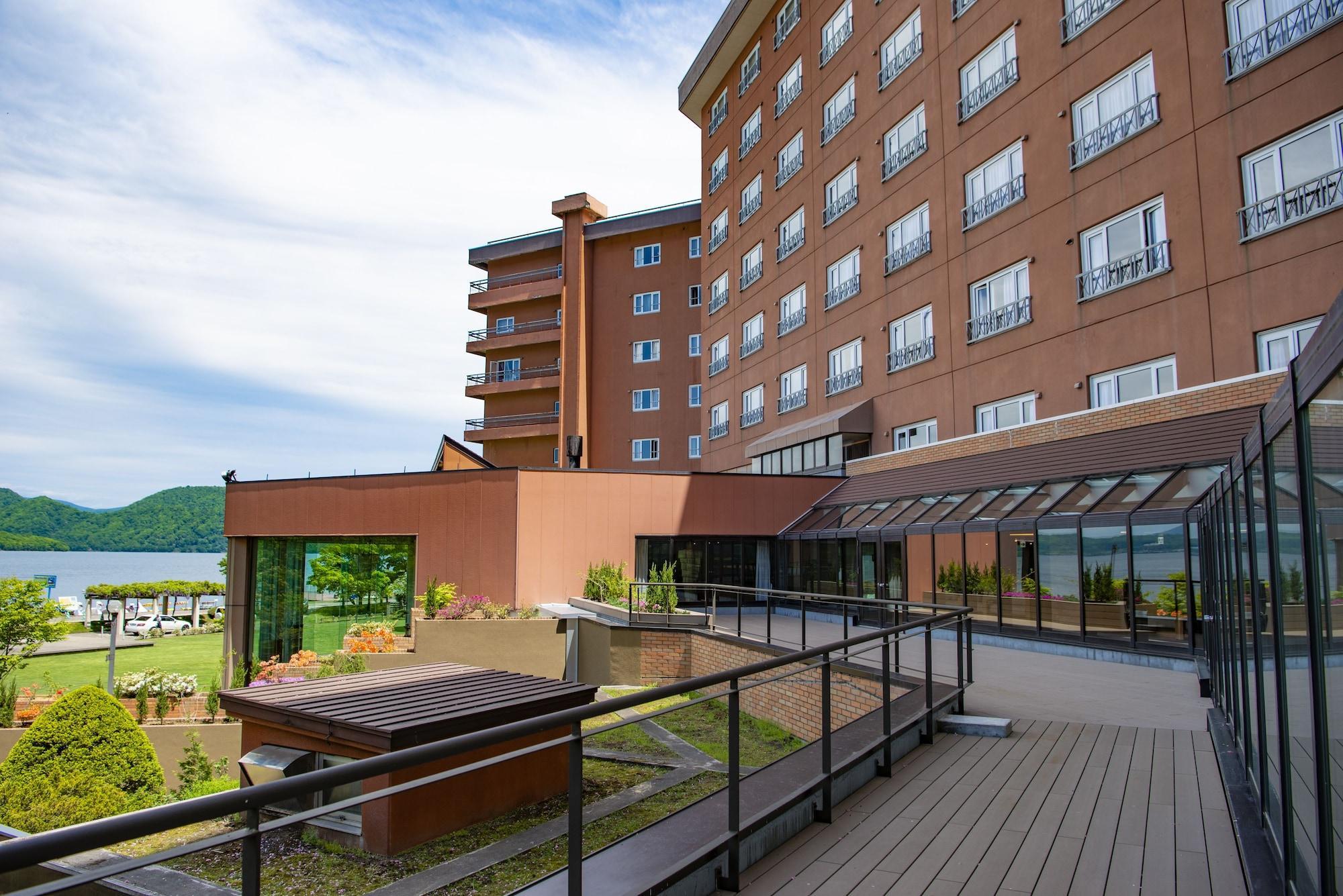Ryokan Manseikaku Lakeside Terrace 4*