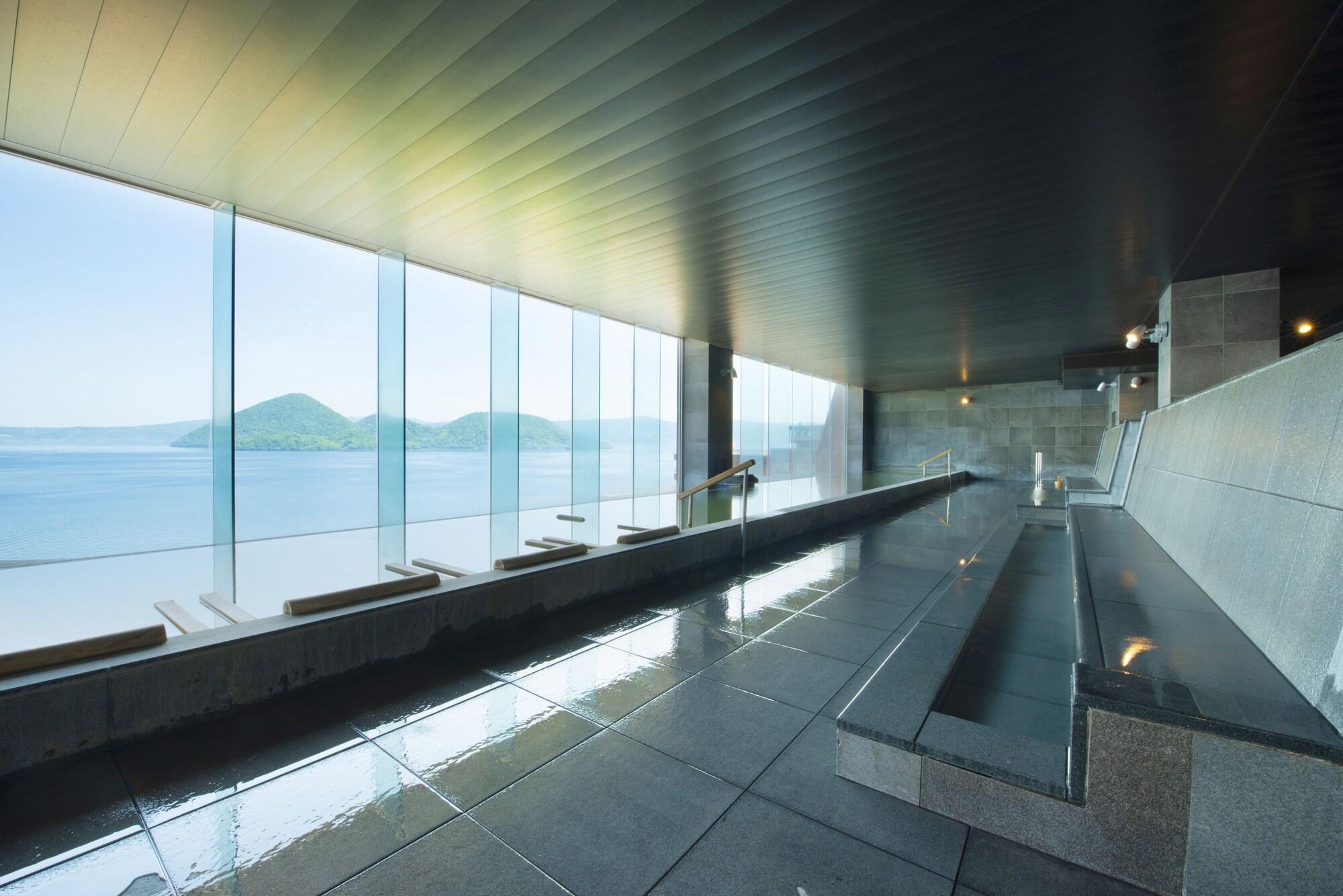 Ryokan Manseikaku Lakeside Terrace 4*