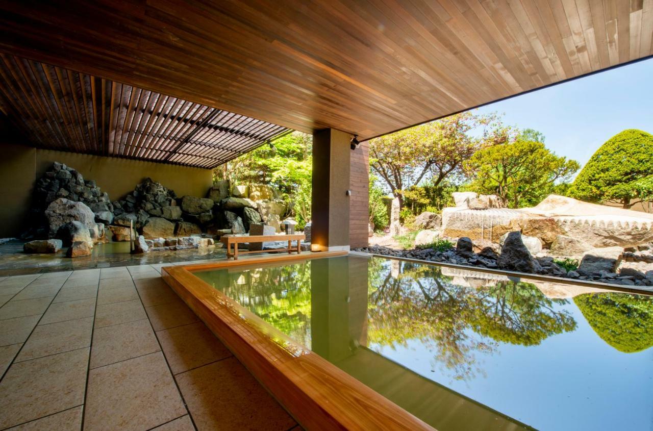 Ryokan Manseikaku Lakeside Terrace Toyako